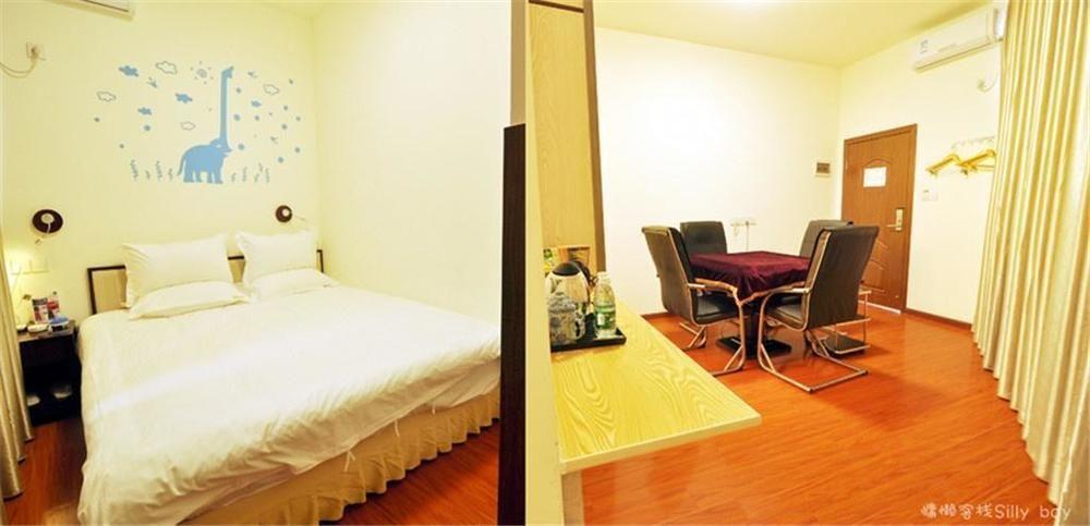 Renli Hotel  Chengdu Bagian luar foto
